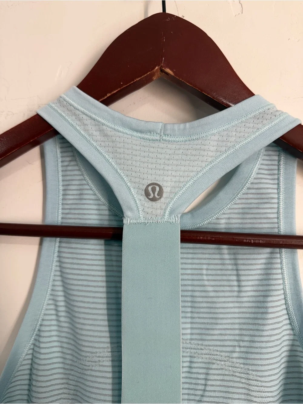 Lululemon Women's 2 Swiftly Tech T-Back High Neck Blue Tank Top Running Workout